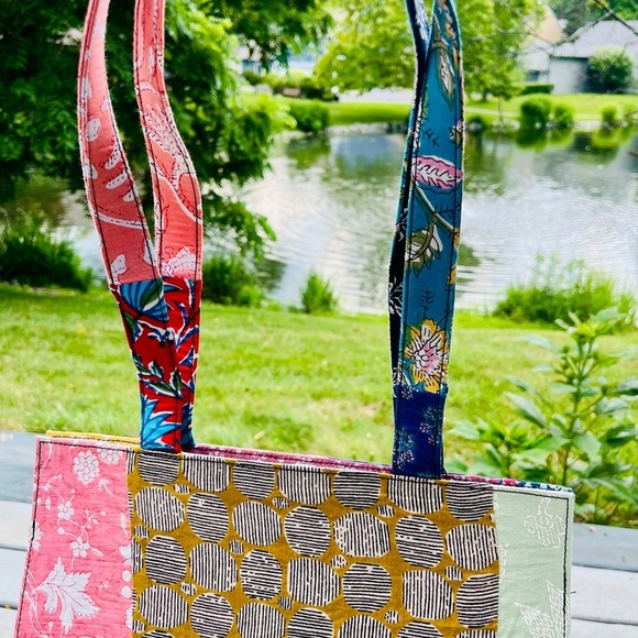 New Vibrant Unique Quilted Colorful Patchwork Tote Bag Sturdy Construction - Picture 3 of 11